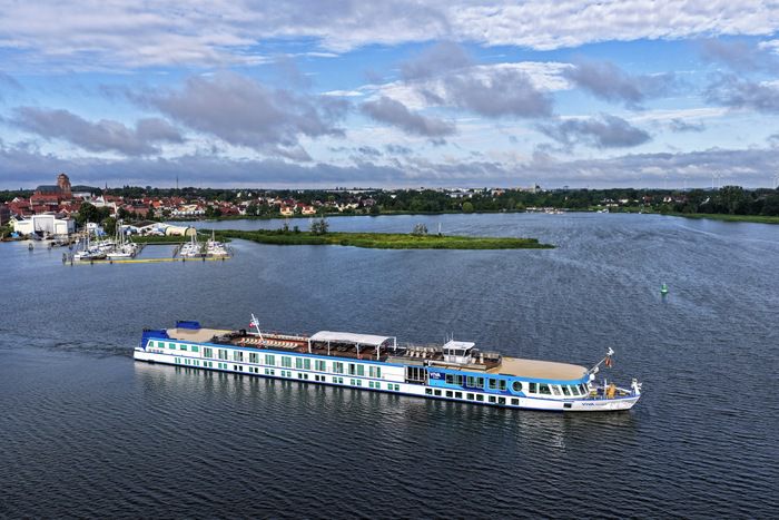 Shore excursions and activities on VIVA RUBY